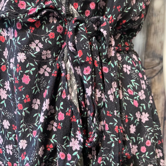 Lovers & Friends Wrap Top - Picture 5 of 12